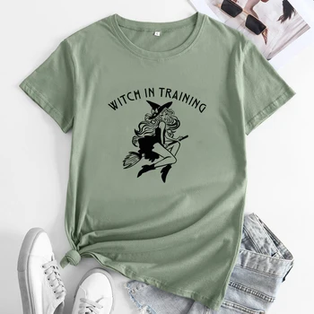 Ведьма в тренировочной рубашке, забавная женская футболка с изображением ведьмы, модные женские футболки для вечеринки на Хэллоуин, топы