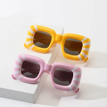 Новые модные Женские Квадратные солнцезащитные очки в полоску для мужчин, роскошные Брендовые дизайнерские Женские солнцезащитные очки, Винтажные очки оттенков UV400 Oculus 1