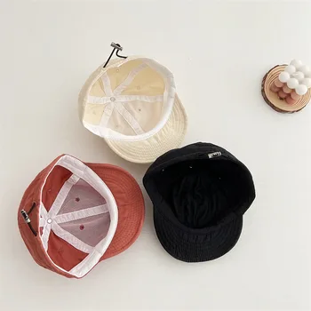 Однотонная детская бейсболка, летняя тонкая детская шляпа с солнцезащитным козырьком для мальчиков и девочек, Корейские кепки с регулируемыми мягкими полями для малышей. 4